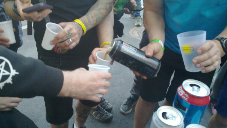 [IMG: Thirsty desperate crowds aching for a big one]
