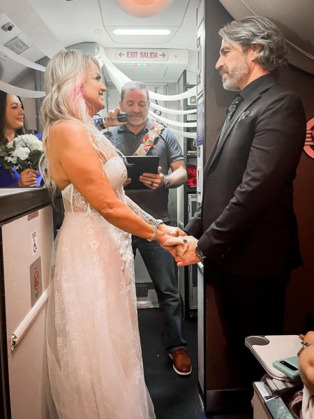 [IMG: The in-flight wedding]