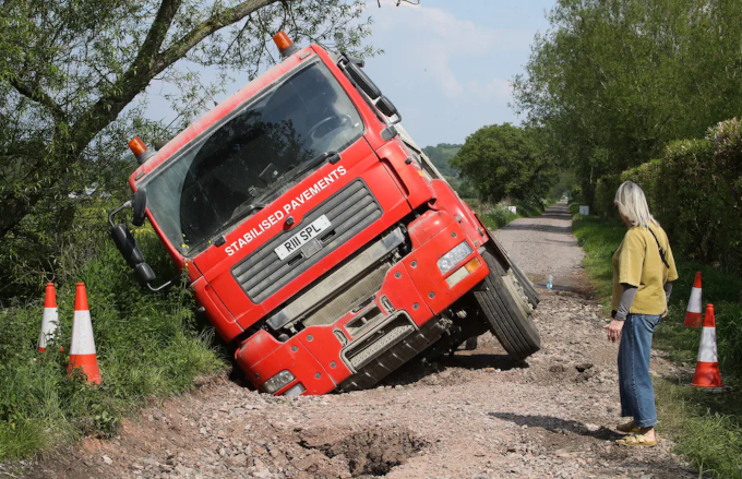 [IMG: the Stabilised Pavements repair vehicle at 45 degrees